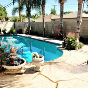 Stylish Ranch with Gorgeous Swimming Pool & Piano